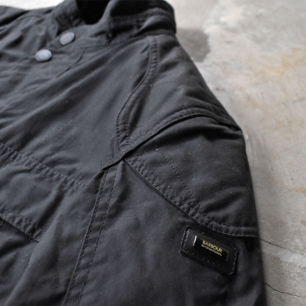 Barbour International “Gauge” オイルド コットンジャケット 251031H
