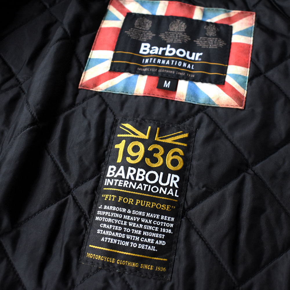 Barbour International “Gauge” オイルド コットンジャケット 251031H