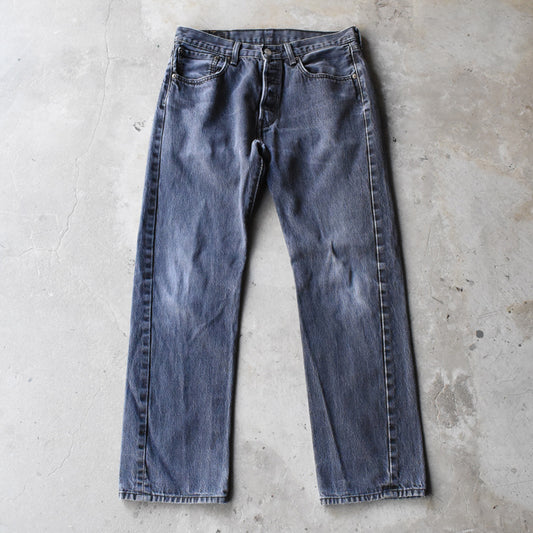 Levi's 501 ブラックデニムパンツ 250512