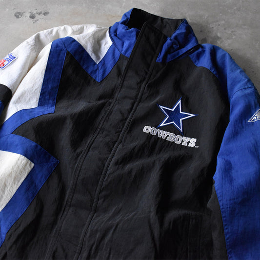 APEX ONE "NFL Dallas Cowboys" 中綿入り ナイロンジャケット 240122