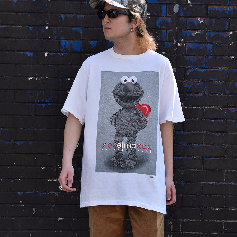 90's Sesame Street エルモ “xoxelmoxox” Tシャツ USA製 240317H