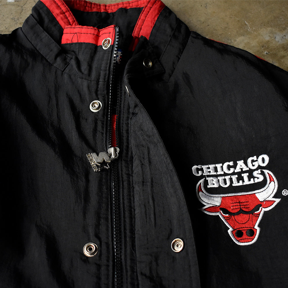 90's STARTER NBA “Chicago Bulls” 中綿入り ナイロンジャケット 240124