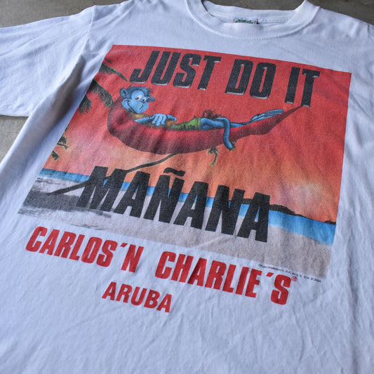 Y2K　CARLOS'N CHARLIE'S ARUBA “JUST DO IT” NIKE パロディ Tシャツ　230819
