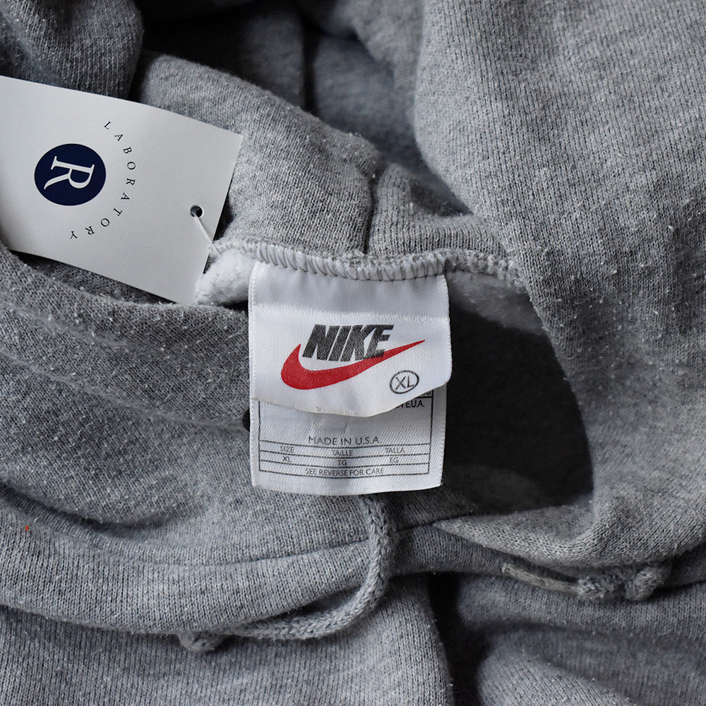 90's NIKE “center swoosh“ パーカー USA製 250814H