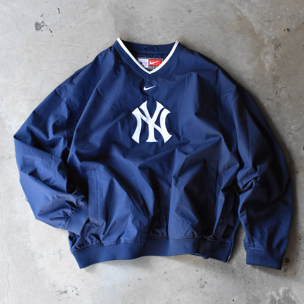 NIKE "MLB New York Yankees" センターロゴ！ ナイロンプルオーバー 241203