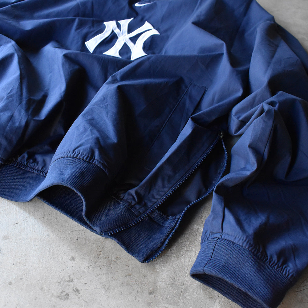 NIKE "MLB New York Yankees" センターロゴ！ ナイロンプルオーバー 241203