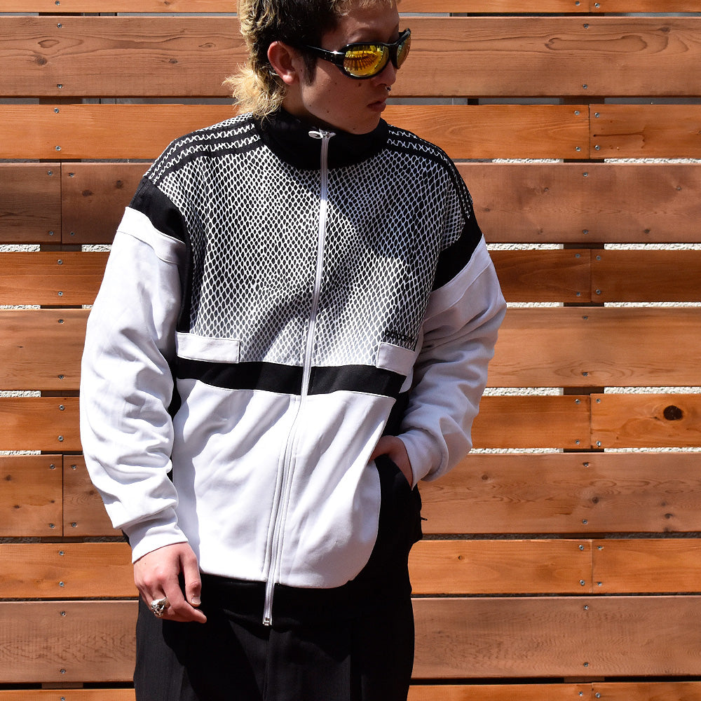adidas トラックジャケット 240402H