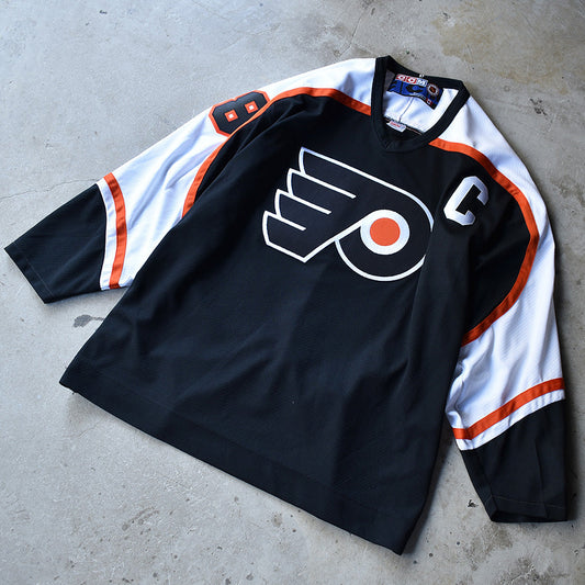 90's　NHL Philadelphia Flyers/フィラデルフィア・フライヤーズ “LINDROS #88” ホッケーシャツ　220925
