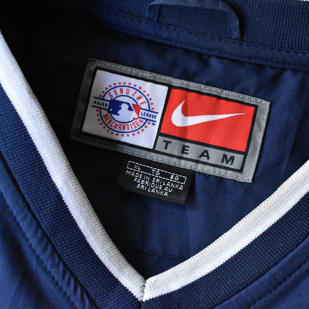 NIKE "MLB New York Yankees" センターロゴ！ ナイロンプルオーバー 241203