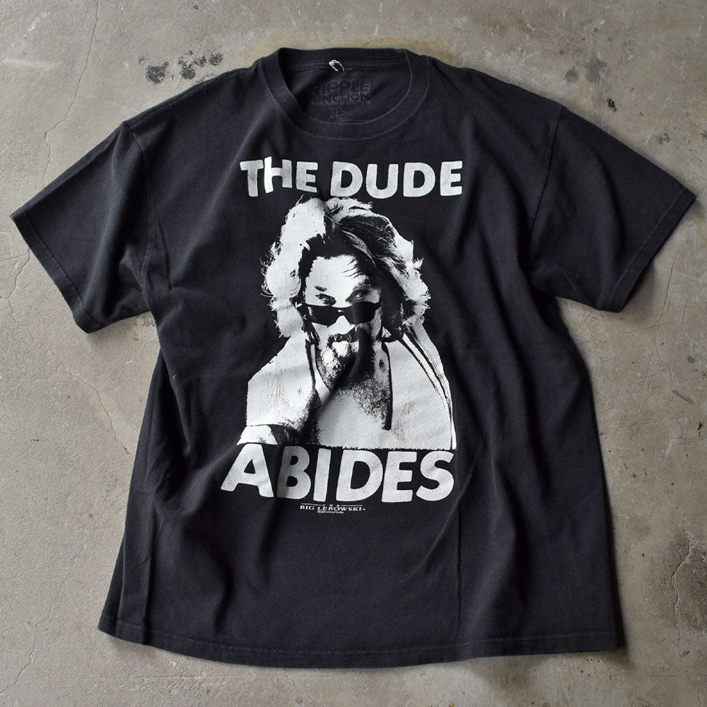 Y2K The Big Lebowski “THE DUDE ABIDES” ムービー Tシャツ 230929