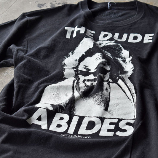 Y2K The Big Lebowski “THE DUDE ABIDES” ムービー Tシャツ 230929