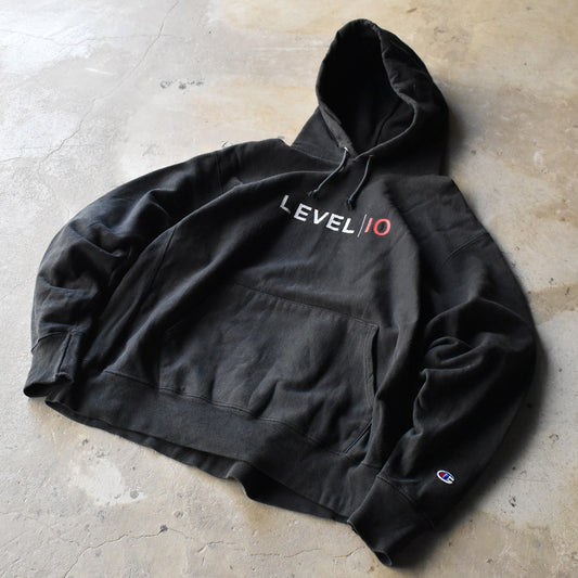 Champion "LEVEL 10" RWパーカー 240904