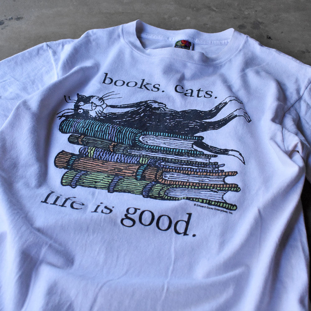 Fruit of the Loom “Edward Gorey / books cats” アート Tシャツ 240503
