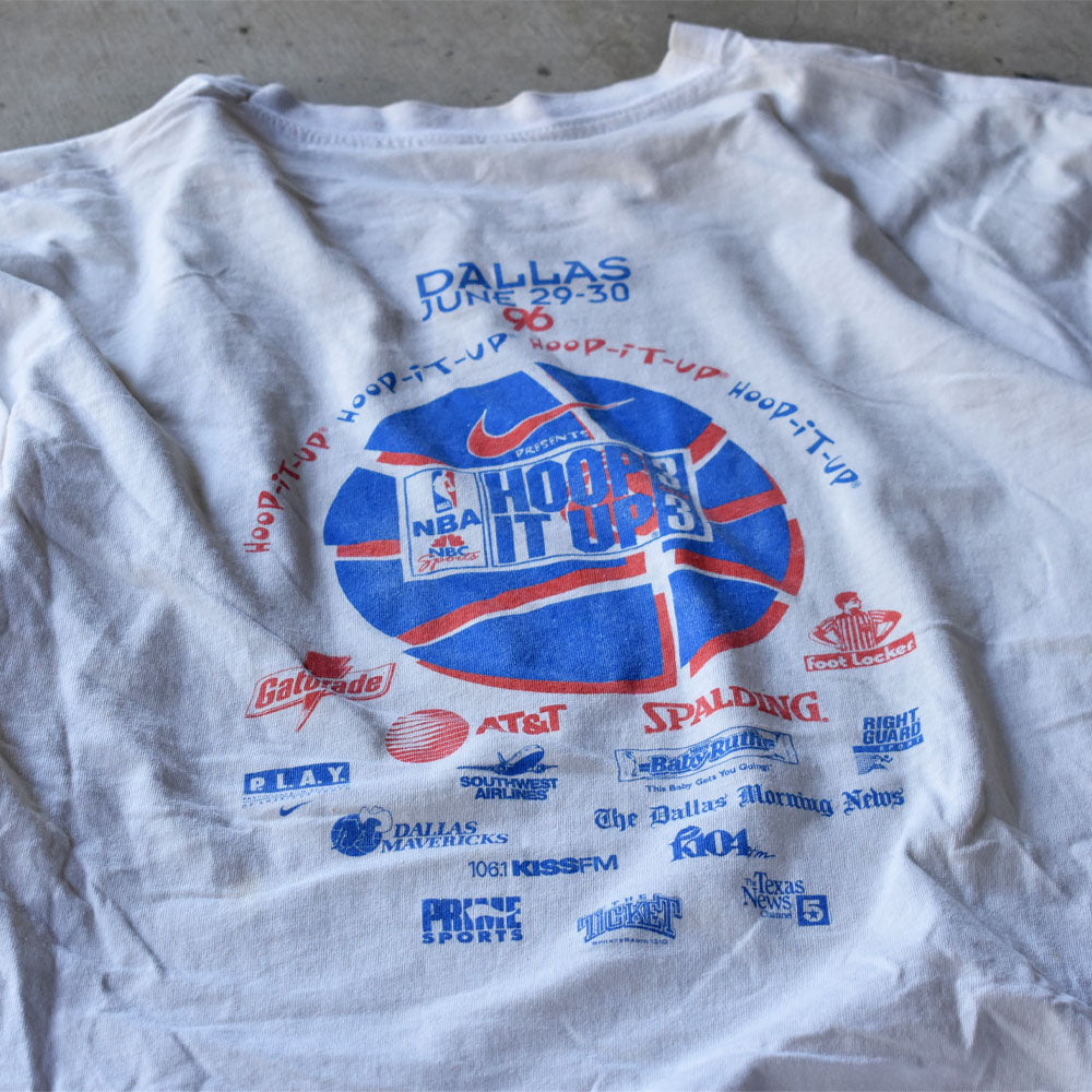 90's NIKE “NBA WORLD TOUR HOOP IT UP 3 ON 3” 両面プリント企業ロゴ Tシャツ 240729