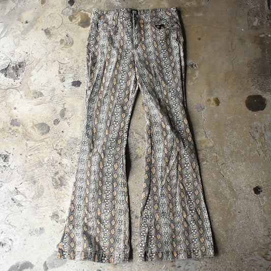 BDG Urban Outfitters スネーク柄 ストレッチ フレアパンツ 250510H