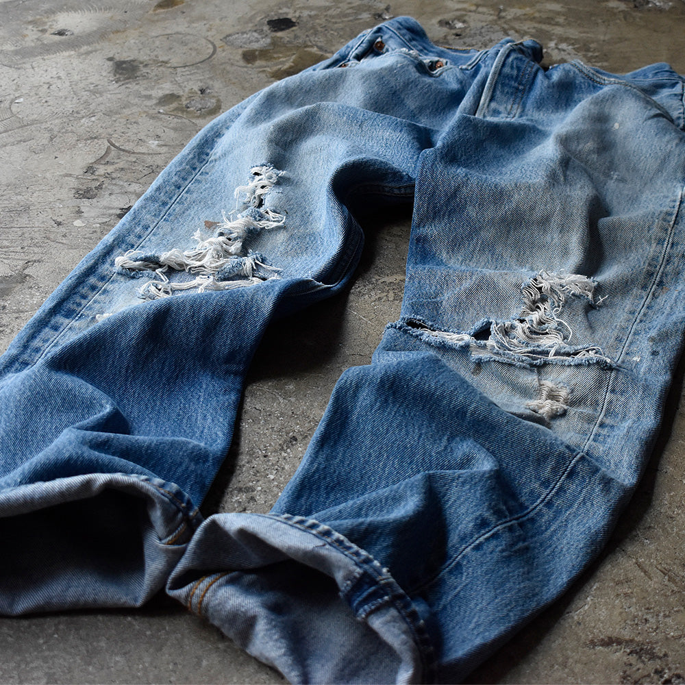 ダメージ！ Levi's 501 デニムパンツ 240426H
