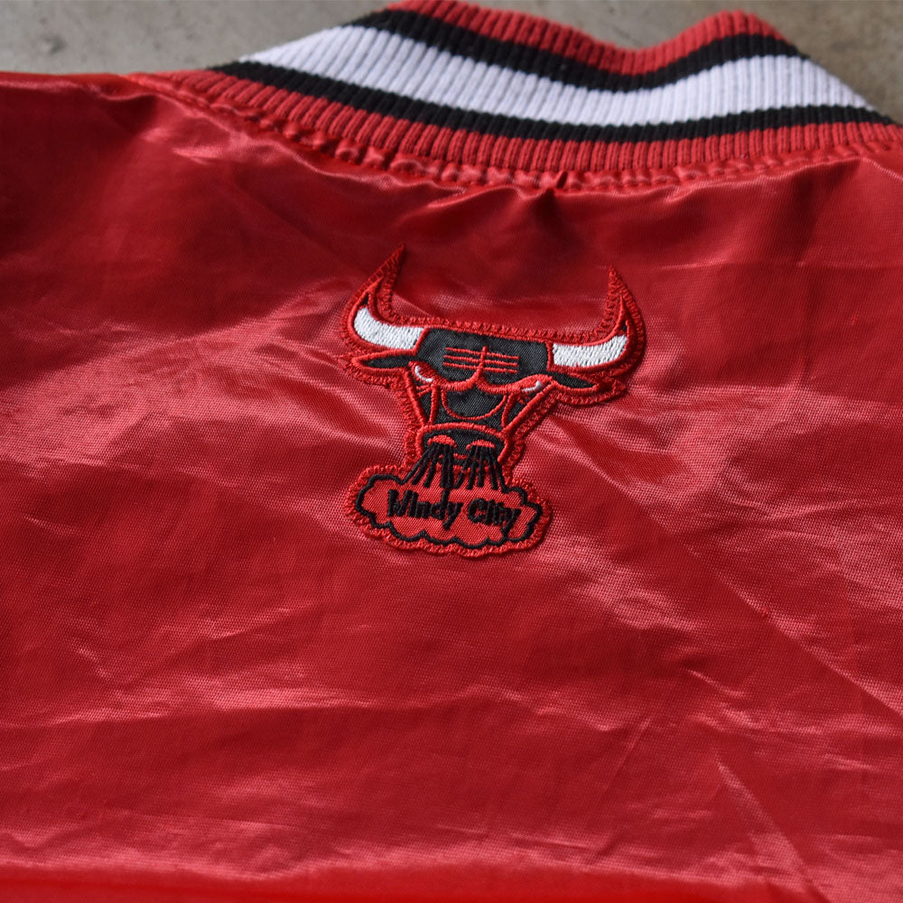 90-00’s starter “NBA Chicago Bulls” スタジャン ナイロンプルオーバー 240305