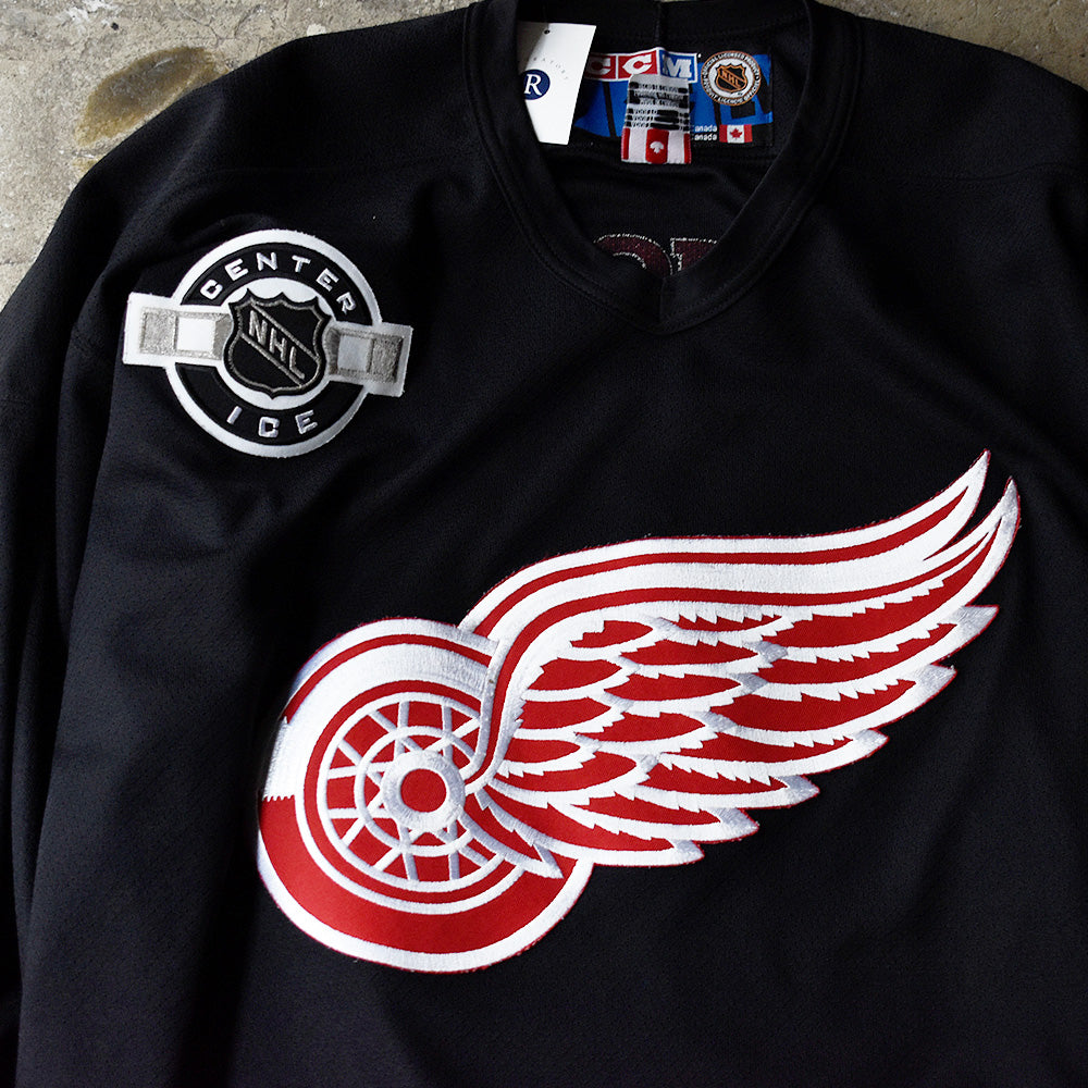 CCM NHL “DETROIT RED WINGS“ ホッケーシャツ オールブラック！ 250624H