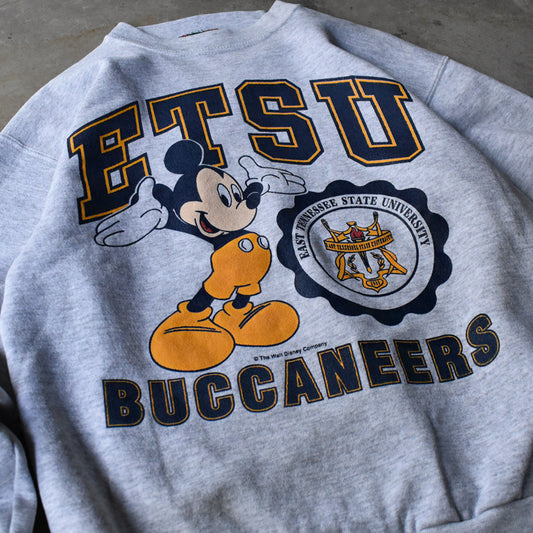 90's Disney ”East Tennessee State Buccaneers / Mickey” ミッキーマウス キャラ カレッジ スウェット USA製 240606