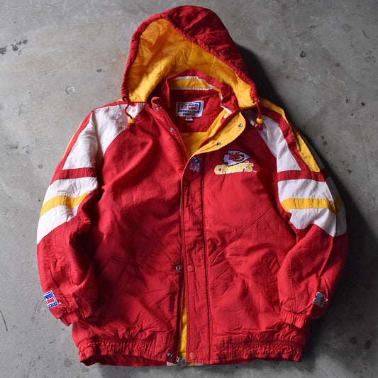 90's STARTER “NFL Kansas City Chiefs” 中綿入り フード ナイロンジャケット 240116