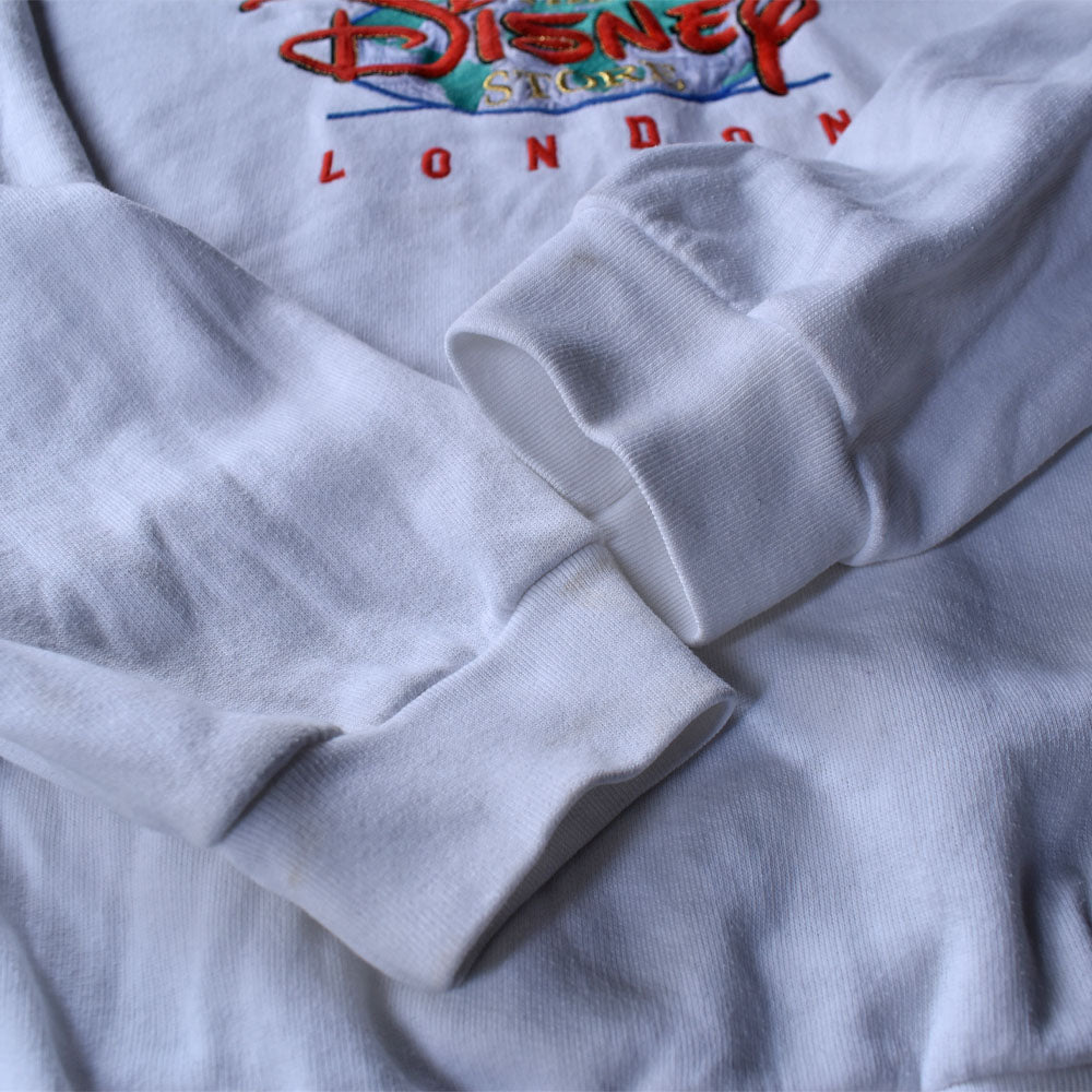 90’s Disney “Disney store LONDON” 刺繍 スウェット 231128