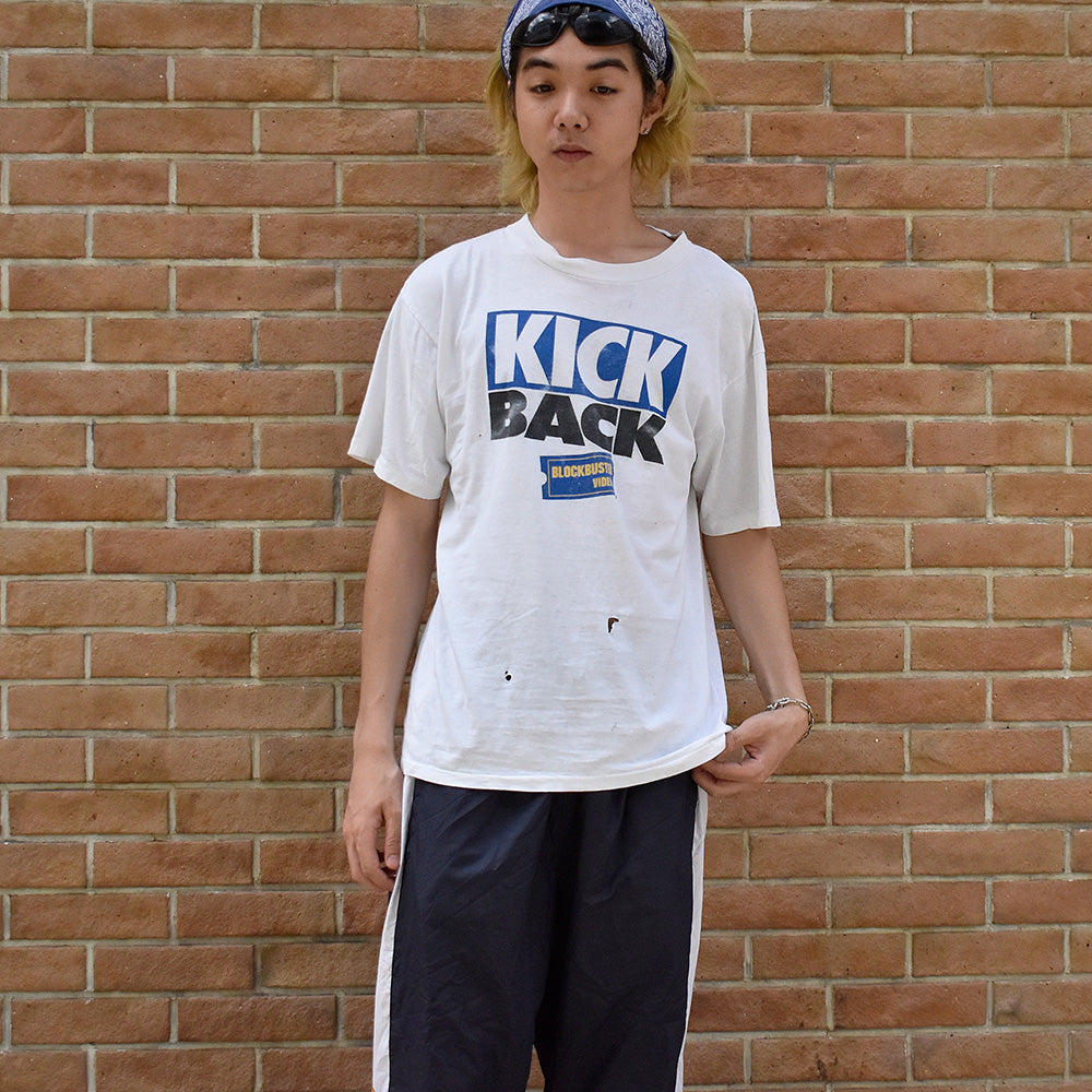 90's BLOCKBUSTER VIDEO “KICK BACK“ Tシャツ 250711H