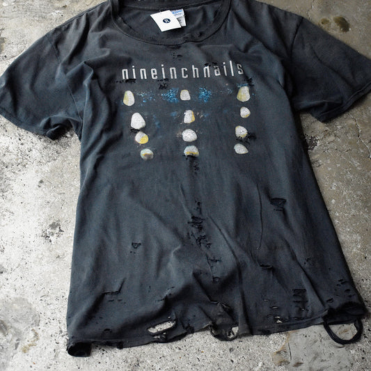 ボロ！ Nine Inch Nails ロック Tシャツ 250810H
