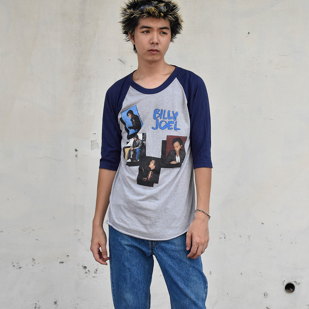 80's Billy Joel “From A Piano Man To An Innocent Man” Tour /84 ラグランスリーブ ロック Tシャツ 250826H