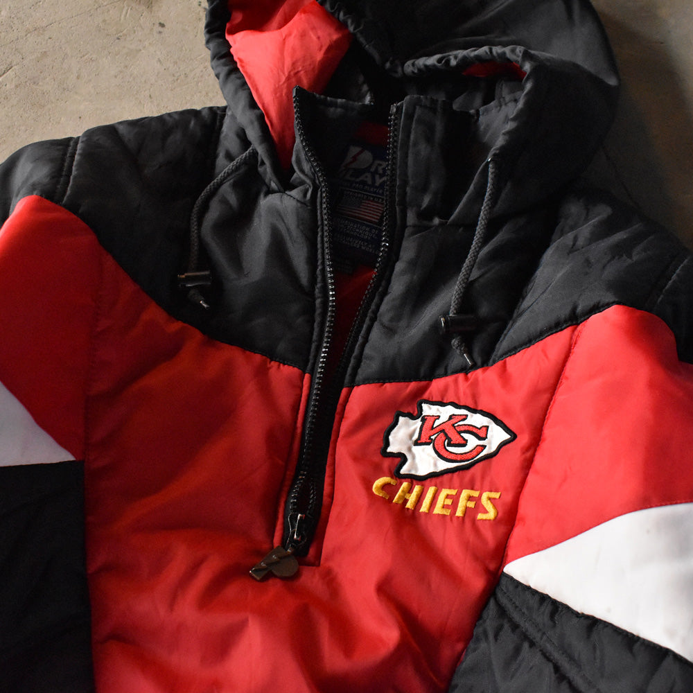 90's PRO PLAYER “NFL Kansas City Chiefs” 中綿入り ナイロンジャケット 240219