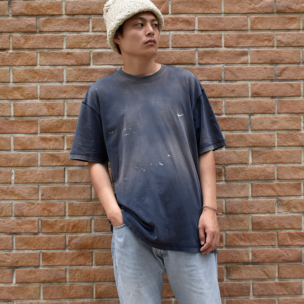 Y2K NIKE ペンキ！ブリーチ！ small swoosh logo刺繍 Tシャツ 241102H