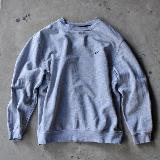 NIKE swooshロゴ GRY スウェット 231012