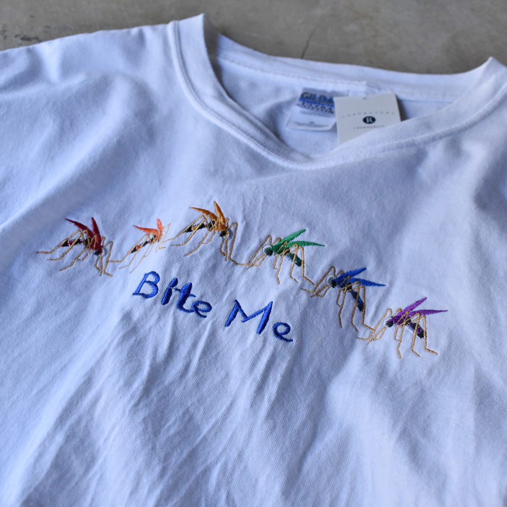 “Bite Me” モスキート 蚊 刺繍 Tシャツ　230702