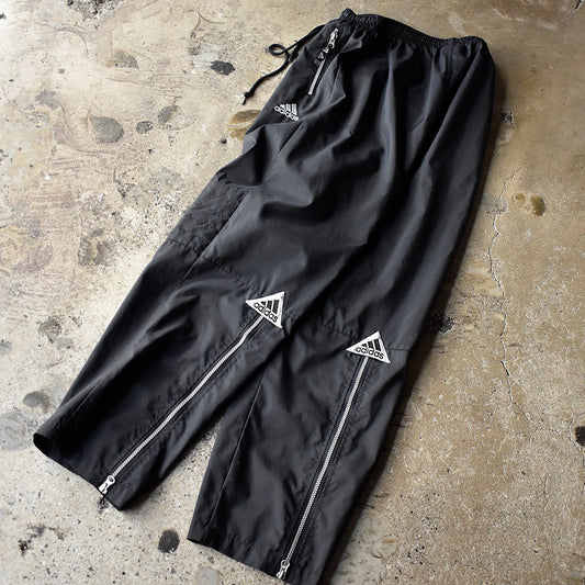 adidas バックジップ ナイロンパンツ 250514H