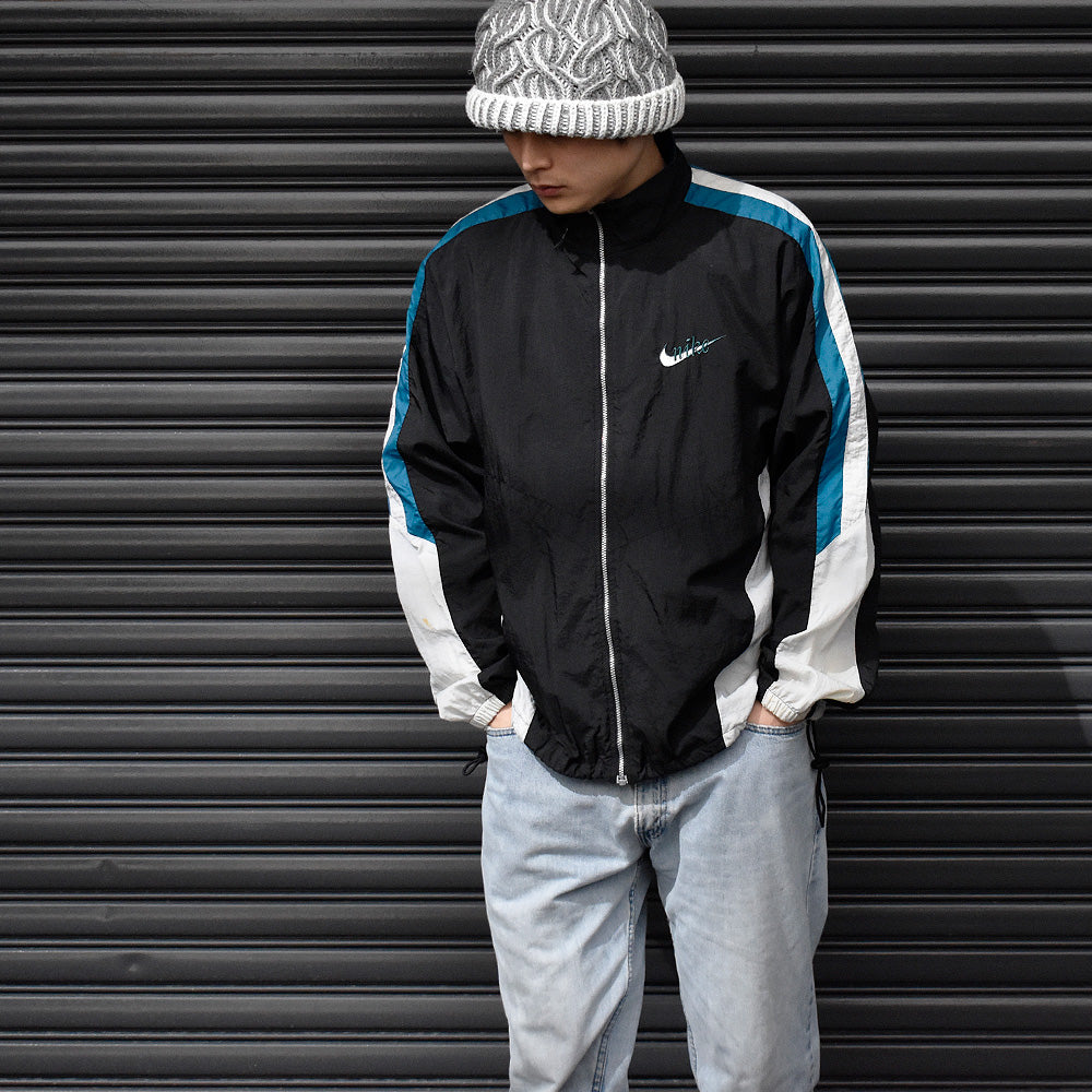 90's NIKE 筆記体ロゴ！ 銀タグ ナイロンジャケット 250220H