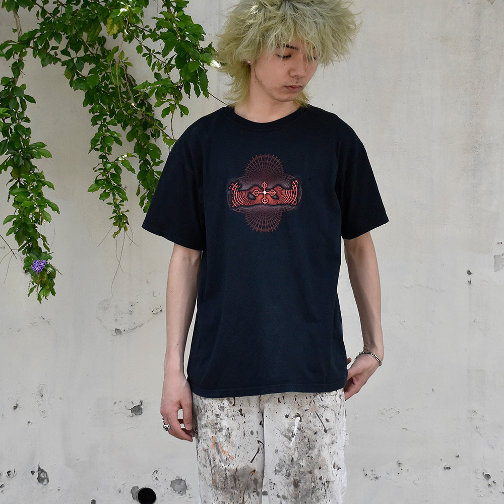 Y2K TOOL “Psychedelic Sacred Geometry” Tシャツ 250606H