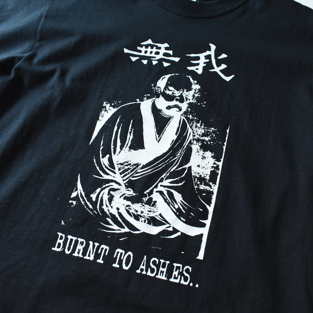 デッドストック！ "Burnt To Ashes" 無我 グラフィック Tシャツ 250909