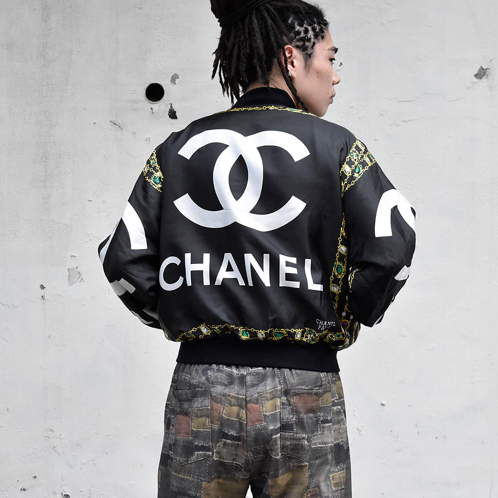 80's  special！ ブラック！ ブートレグ “CHANEL“ スカーフ柄ジャケット 240923H