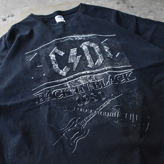 Y2K AC/DC “BACK IN BLACK” ロックTシャツ 240908