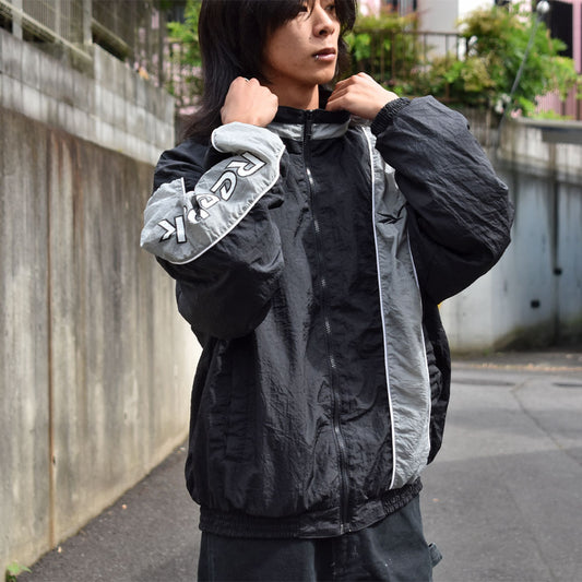 90's Reebok/リーボック 袖ロゴ ナイロンジャケット 230623