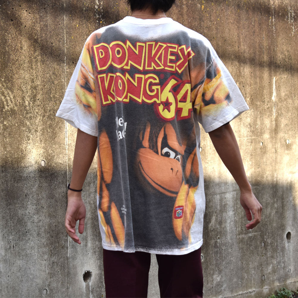 90's 激レア！ Nintendo "Donkey Kong 64" AOP ゲーム Tシャツ 240309