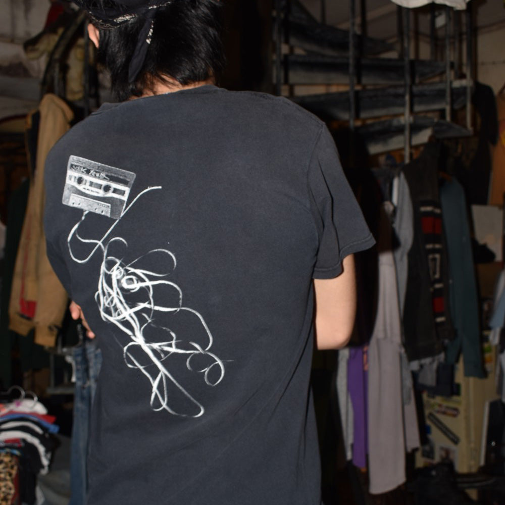 Y2K SONIC YOUTH "Cassette Skull & Crossbones" ノイズ ロックTシャツ 260714H