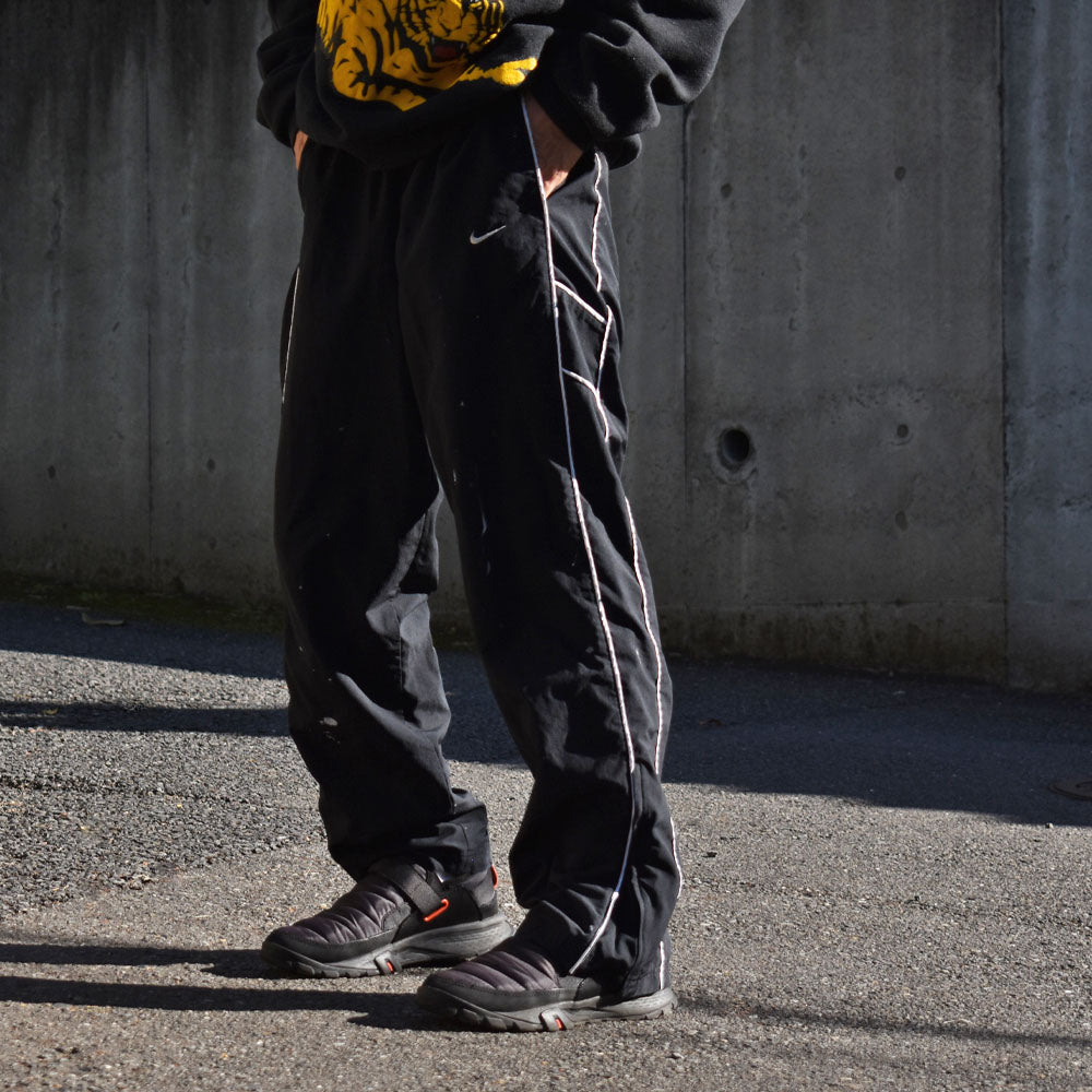 Y2K NIKE ナイロントラックパンツ  231017