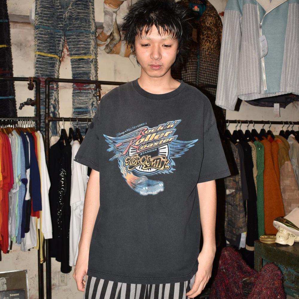 Y2K Disney/MGM STUDIOS "Rock 'n' Roller Coaster AEROSMITH" Tシャツ 260703H