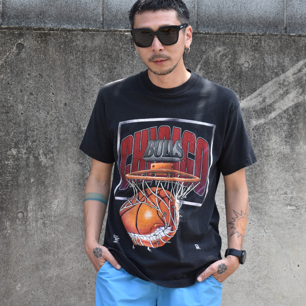 90's　NBA Chicago Bulls/シカゴ・ブルズ “basketball” Tee　USA製　220627