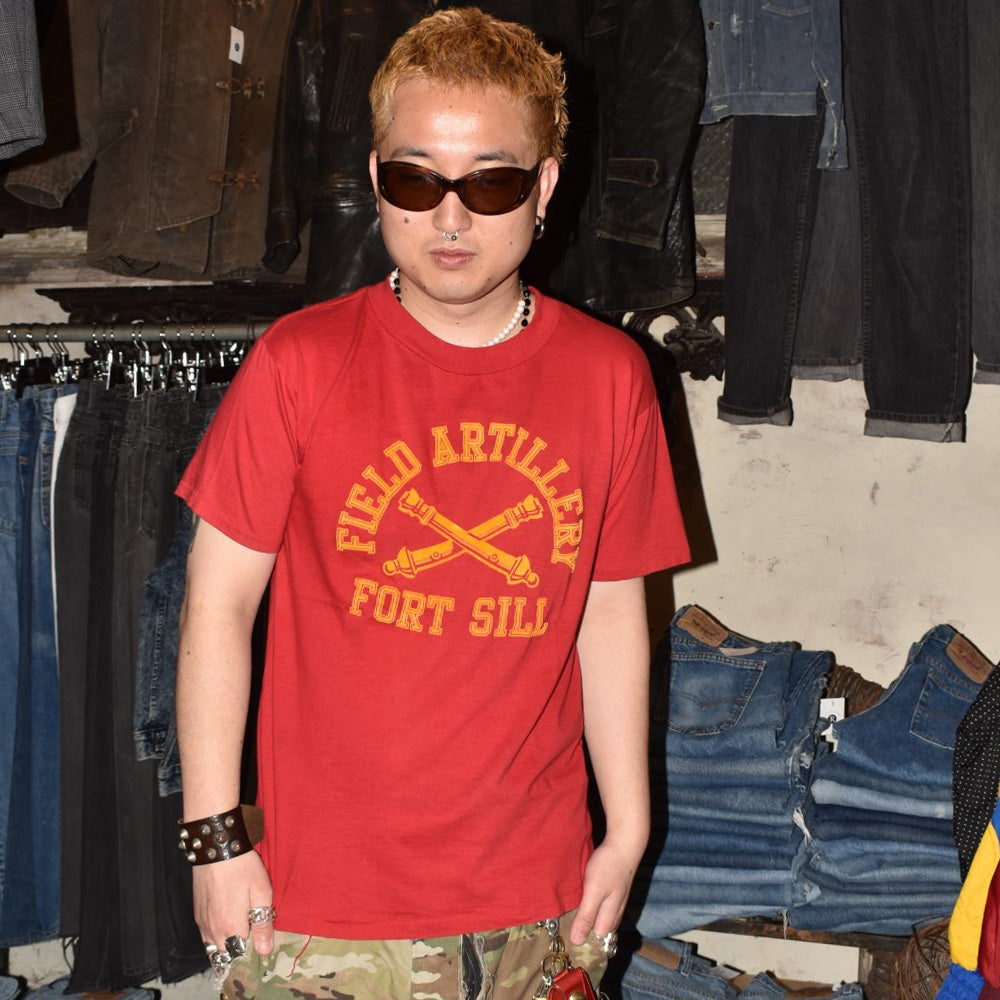 80's N.O.S. U.S.Army "FIELD ARTILLERY FORT SILL" フロッキープリント ミリタリーTシャツ 260421H