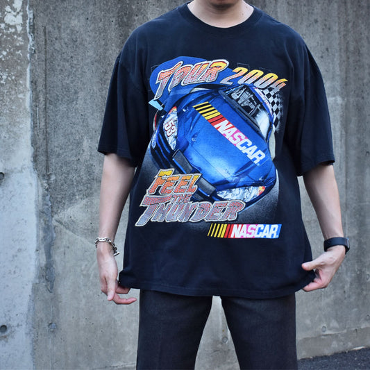 Y2K　NASCAR/ナスカー “TOUR 2004 FEEL THUNDER” 両面プリント レーシング Tシャツ 　USA製　230731