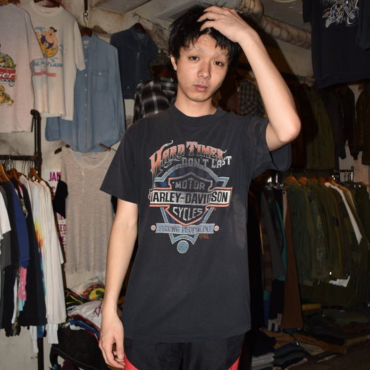 90's HARLEY-DAVIDSON / 3D EMBLEM "Hard Times Don't Last" ハーレーT 260623H