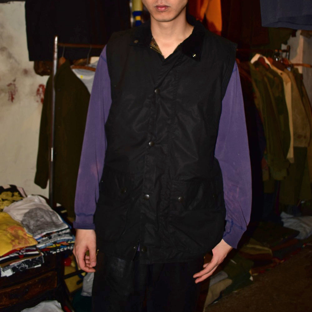Barbour 3ワラント "NEW WESTMORLAND" オイルドベスト 黒 261027H