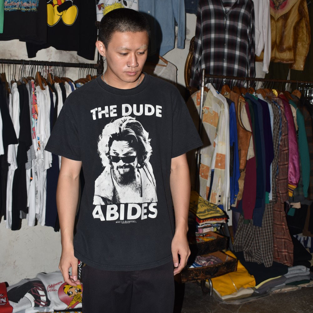 Y2K THE BIG LEBOWSKI "THE DUDE ABIDES" ムービーTシャツ 260728H
