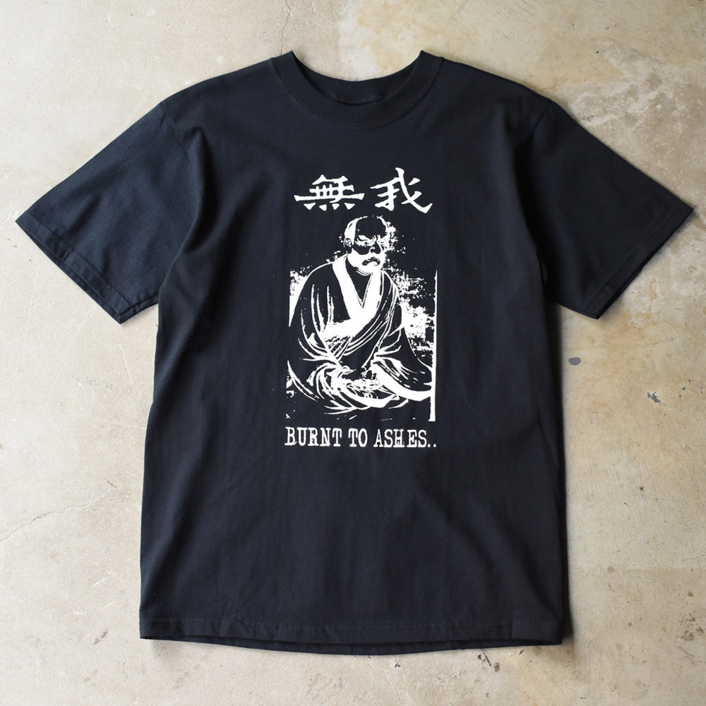 デッドストック！ "Burnt To Ashes" 無我 グラフィック Tシャツ 250909